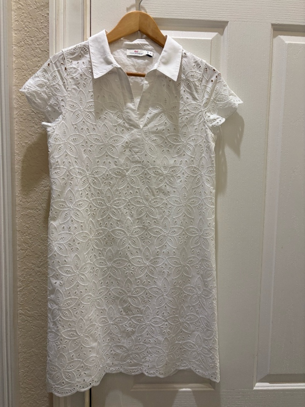 NWOT VINEYARD VINES WOMEN'S EYELET DRESS - WHITE